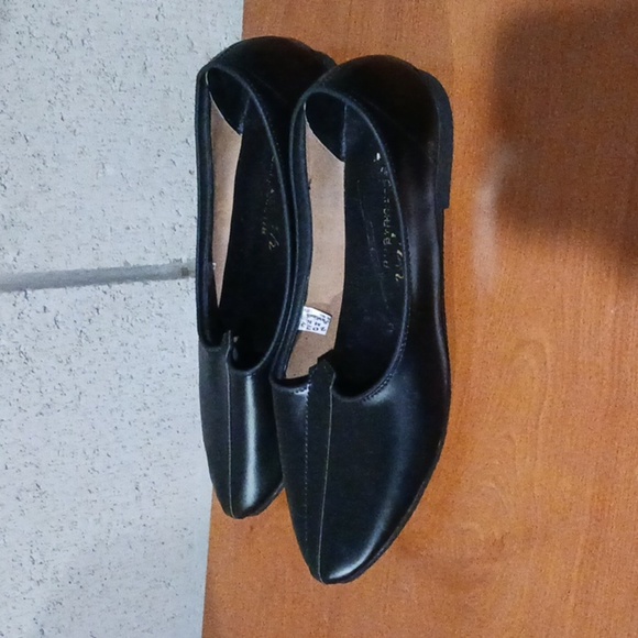 Black slip on Loafers - Picture 3 of 4